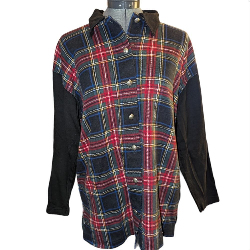 Liz & Co‎ vintage plaid and black button up top